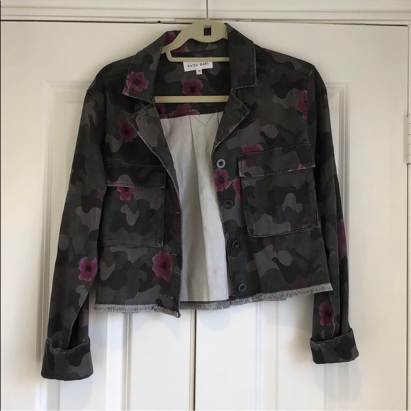 Bella Dahl Jacket Gray Pink Camo Floral Crop Fringe Hem Patch Pockets - Picture 2 of 5